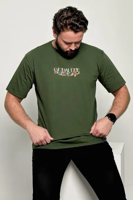 Camiseta católica masculina: como escolher tecido, modelagem e mensagem